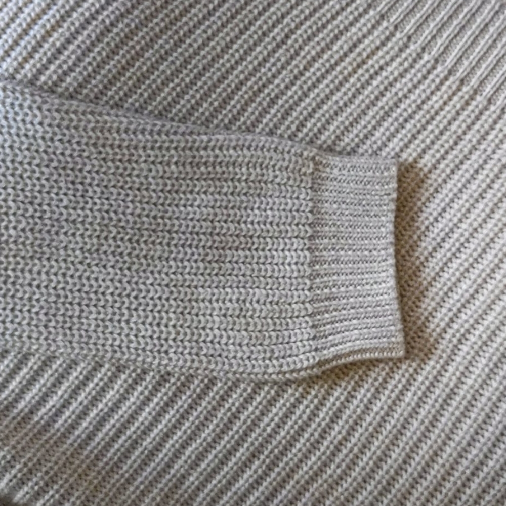 Sweater - Picture 3 of 3